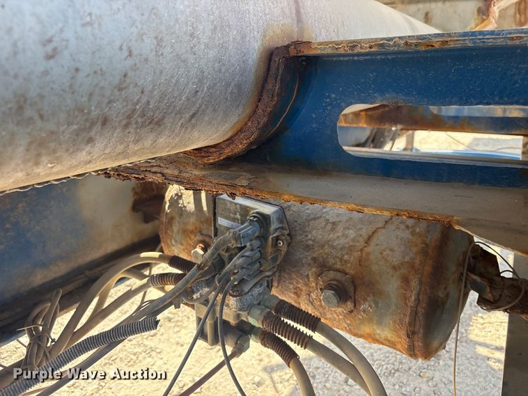 image for item EA7259 2010 Behnke Enterprises fertilizer delivery trailer