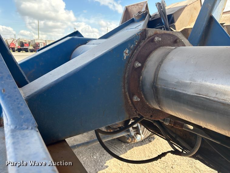 image for item EA7259 2010 Behnke Enterprises fertilizer delivery trailer