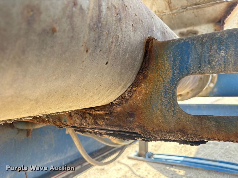 image for item EA7259 2010 Behnke Enterprises fertilizer delivery trailer