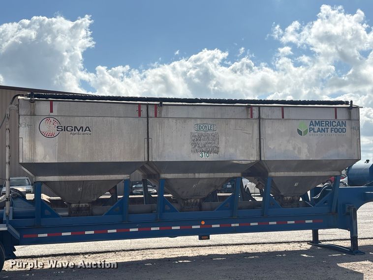 image for item EA7259 2010 Behnke Enterprises fertilizer delivery trailer