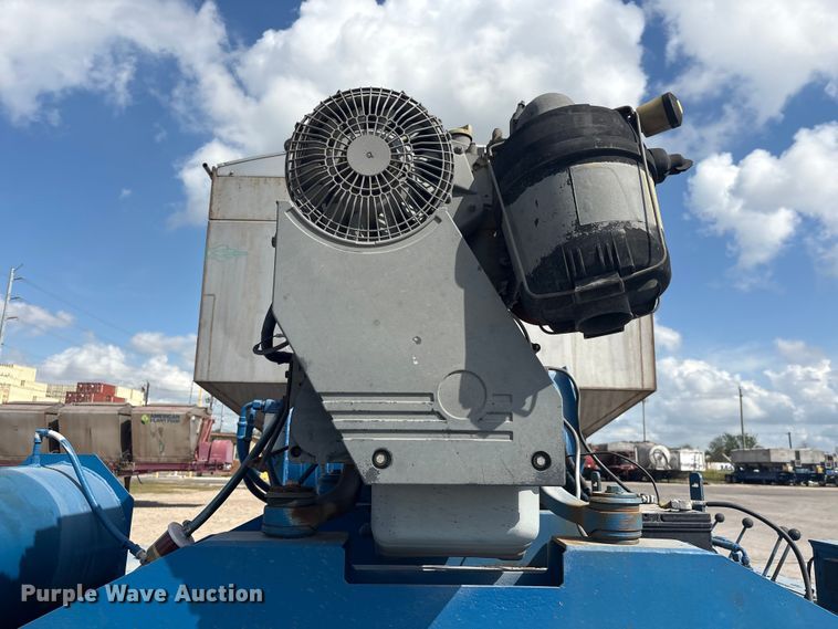 image for item EA7259 2010 Behnke Enterprises fertilizer delivery trailer