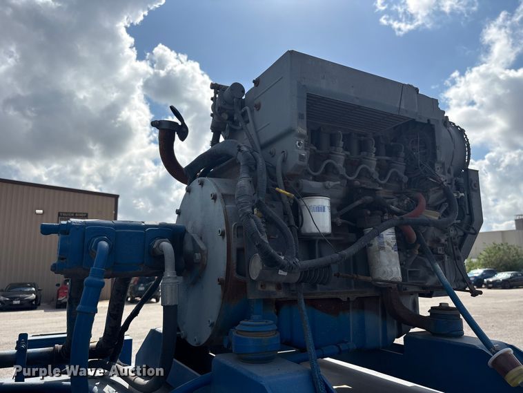 image for item EA7259 2010 Behnke Enterprises fertilizer delivery trailer