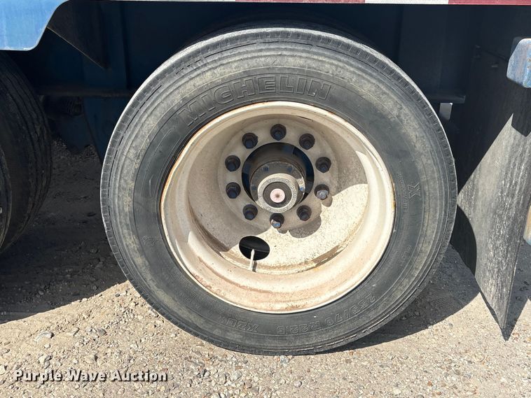 image for item EA7259 2010 Behnke Enterprises fertilizer delivery trailer