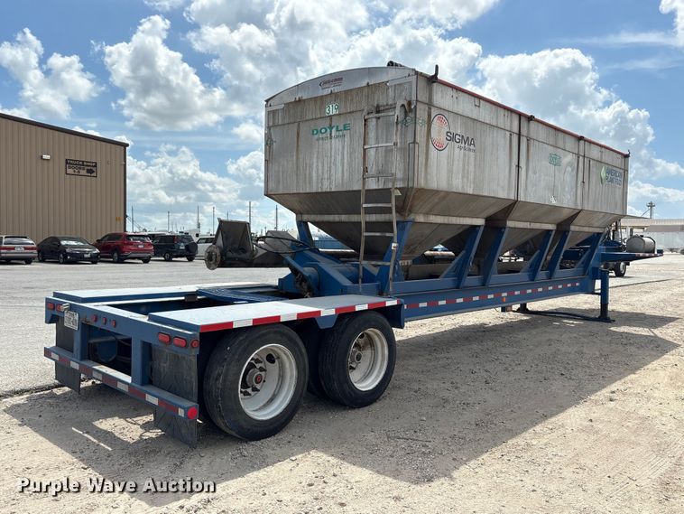 image for item EA7260 2012 Behnke Enterprises fertilizer delivery trailer