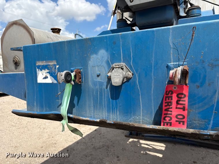 image for item EA7260 2012 Behnke Enterprises fertilizer delivery trailer