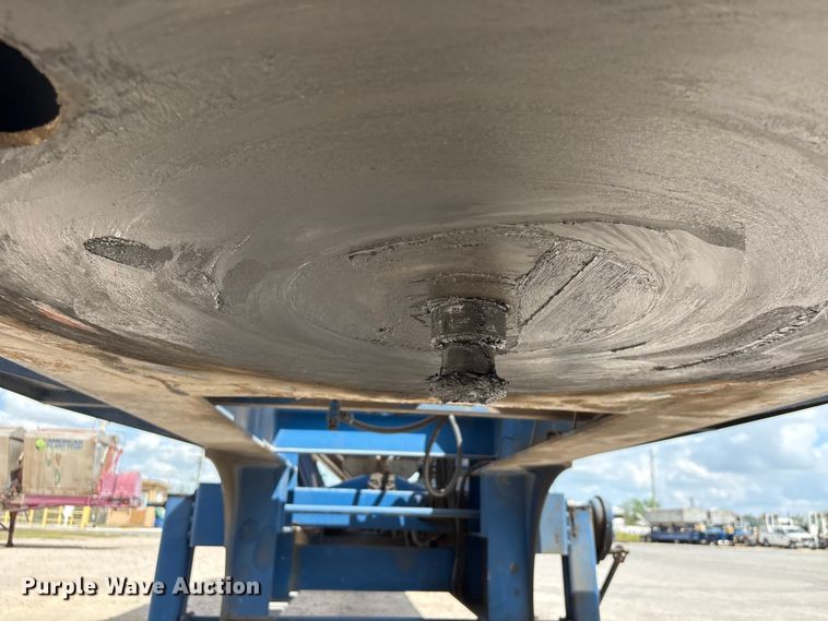 image for item EA7260 2012 Behnke Enterprises fertilizer delivery trailer