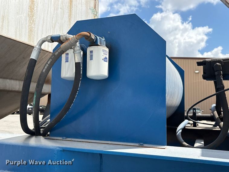 image for item EA7260 2012 Behnke Enterprises fertilizer delivery trailer