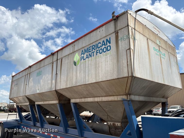 image for item EA7260 2012 Behnke Enterprises fertilizer delivery trailer