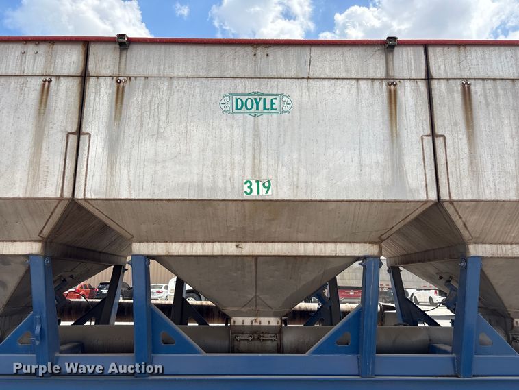 image for item EA7260 2012 Behnke Enterprises fertilizer delivery trailer