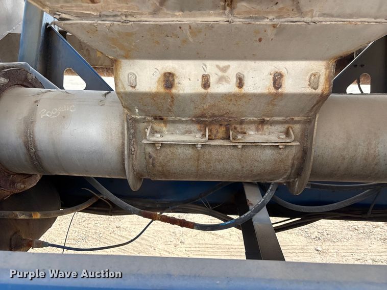 image for item EA7260 2012 Behnke Enterprises fertilizer delivery trailer