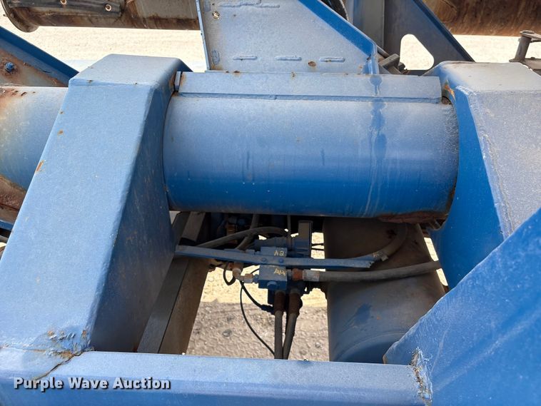 image for item EA7260 2012 Behnke Enterprises fertilizer delivery trailer