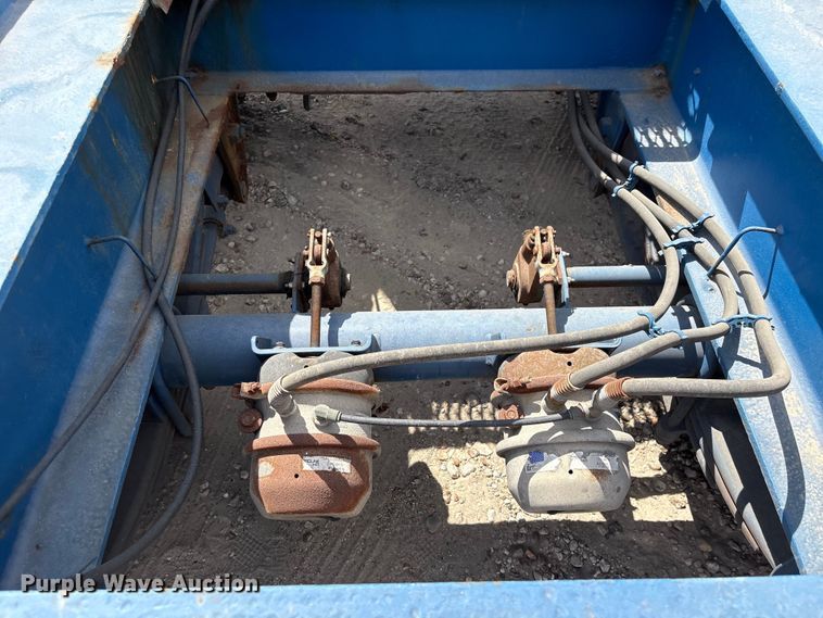 image for item EA7260 2012 Behnke Enterprises fertilizer delivery trailer