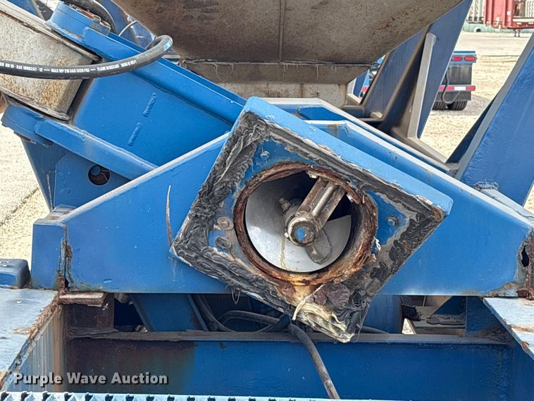 image for item EA7260 2012 Behnke Enterprises fertilizer delivery trailer