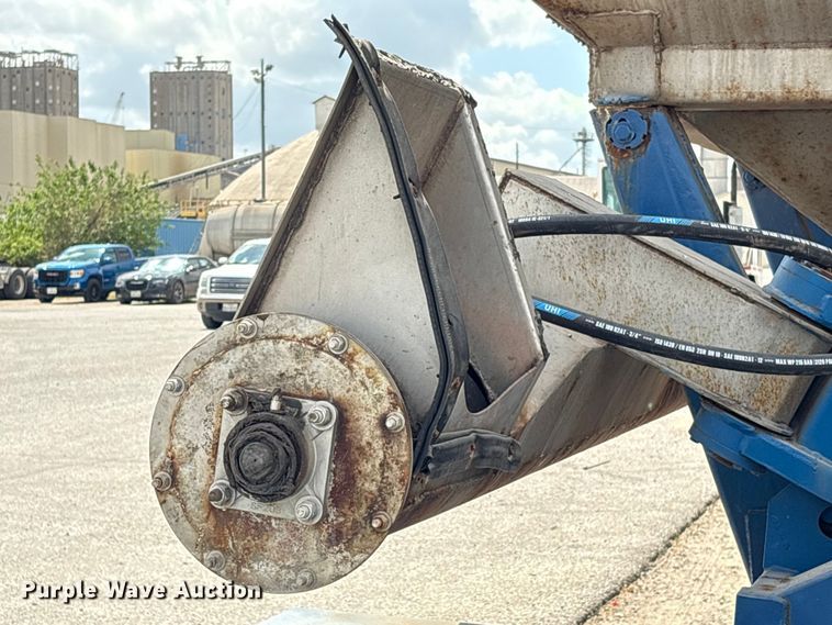 image for item EA7260 2012 Behnke Enterprises fertilizer delivery trailer