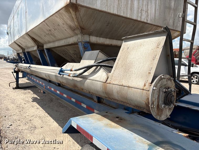 image for item EA7260 2012 Behnke Enterprises fertilizer delivery trailer
