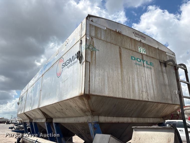 image for item EA7260 2012 Behnke Enterprises fertilizer delivery trailer