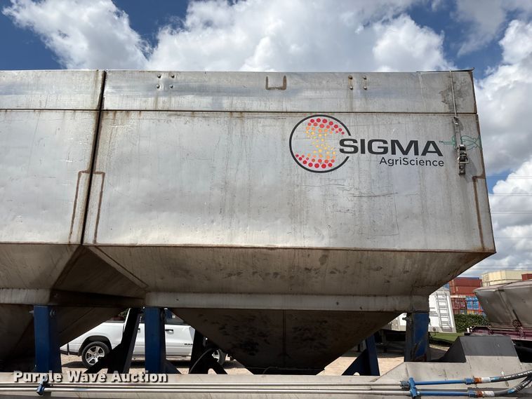 image for item EA7260 2012 Behnke Enterprises fertilizer delivery trailer