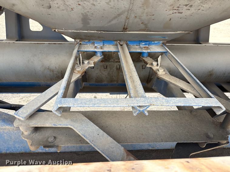 image for item EA7260 2012 Behnke Enterprises fertilizer delivery trailer