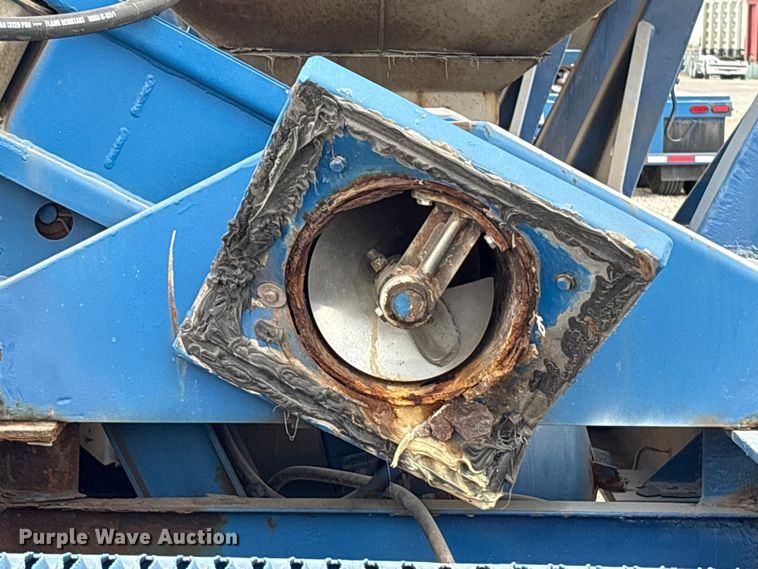 image for item EA7260 2012 Behnke Enterprises fertilizer delivery trailer