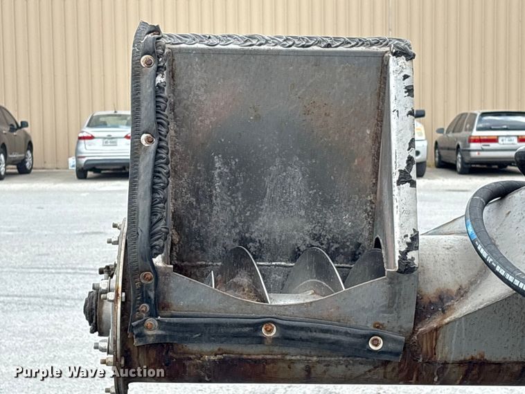 image for item EA7260 2012 Behnke Enterprises fertilizer delivery trailer