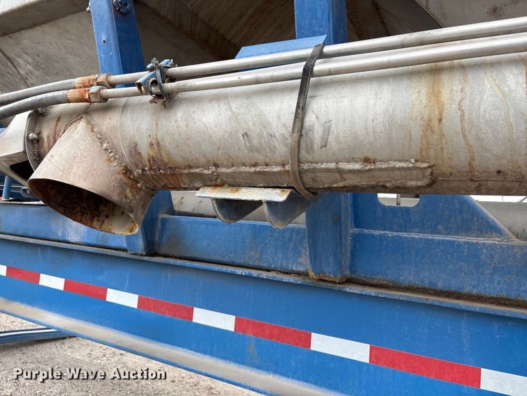 image for item EA7260 2012 Behnke Enterprises fertilizer delivery trailer