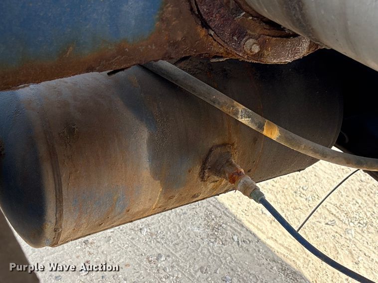 image for item EA7260 2012 Behnke Enterprises fertilizer delivery trailer