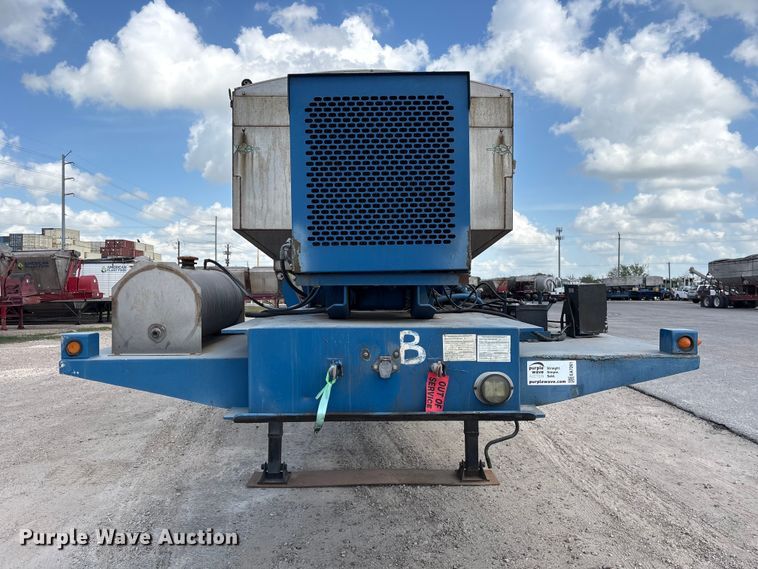 image for item EA7261 2012 Behnke Enterprises fertilizer delivery trailer