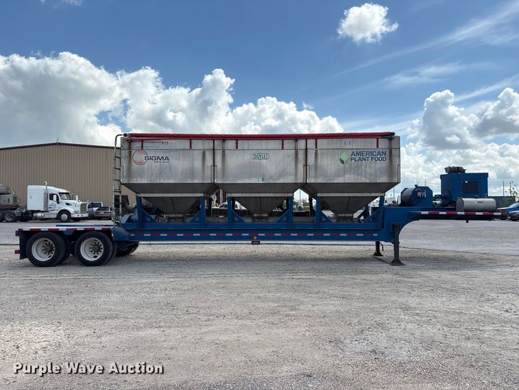 image for item EA7261 2012 Behnke Enterprises fertilizer delivery trailer