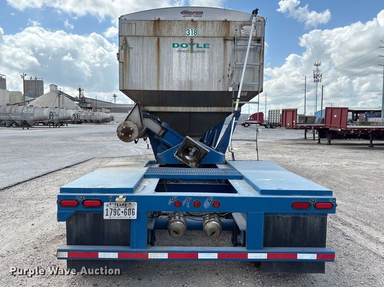 image for item EA7261 2012 Behnke Enterprises fertilizer delivery trailer