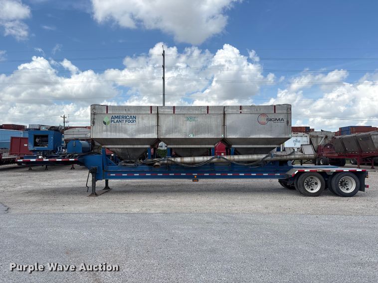 image for item EA7261 2012 Behnke Enterprises fertilizer delivery trailer