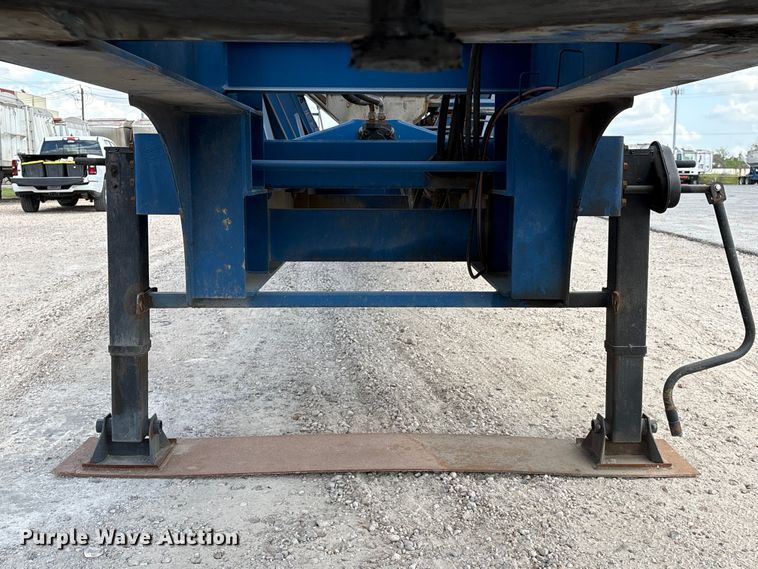 image for item EA7261 2012 Behnke Enterprises fertilizer delivery trailer