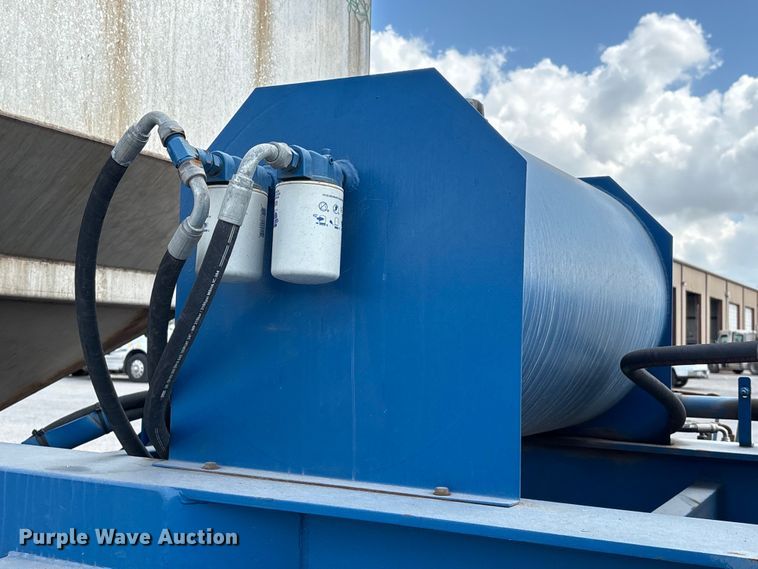 image for item EA7261 2012 Behnke Enterprises fertilizer delivery trailer