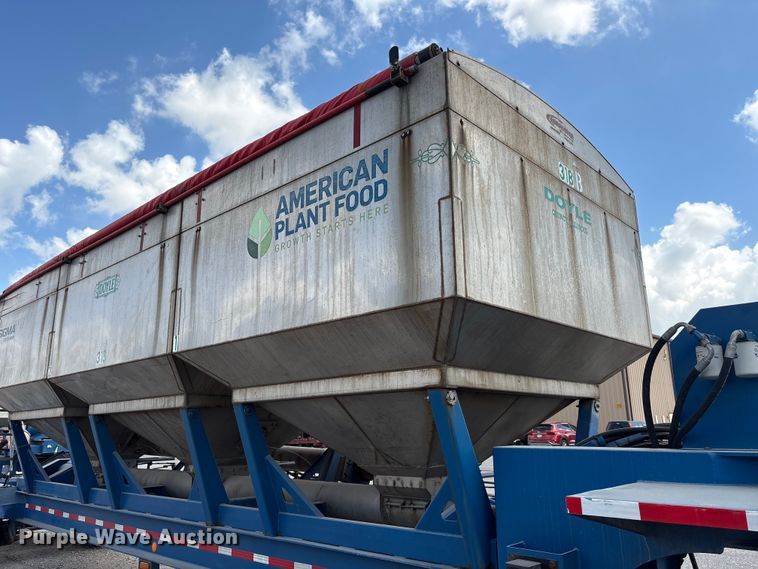 image for item EA7261 2012 Behnke Enterprises fertilizer delivery trailer