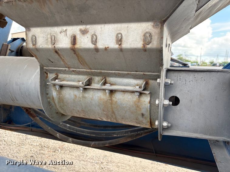 image for item EA7261 2012 Behnke Enterprises fertilizer delivery trailer