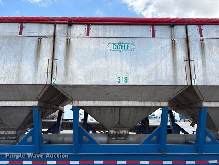 image for item EA7261 2012 Behnke Enterprises fertilizer delivery trailer