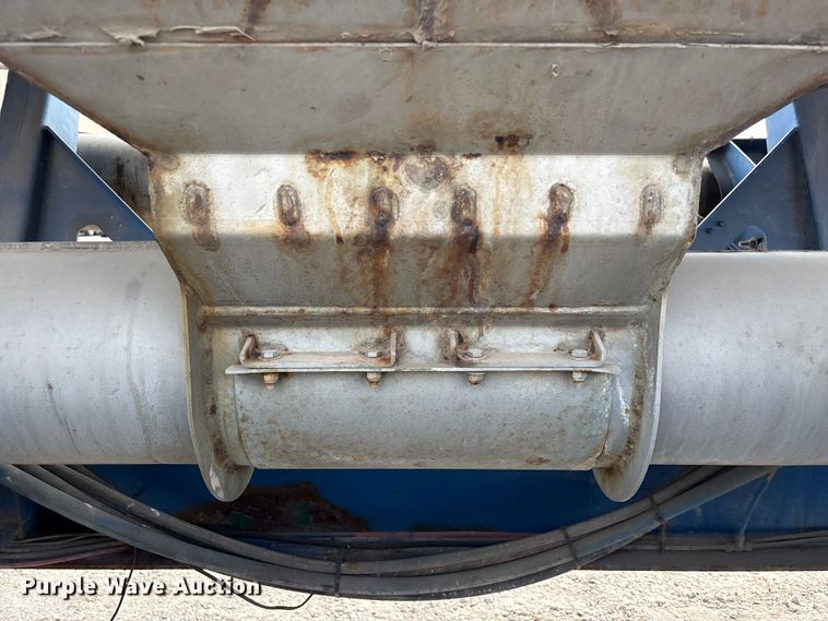 image for item EA7261 2012 Behnke Enterprises fertilizer delivery trailer