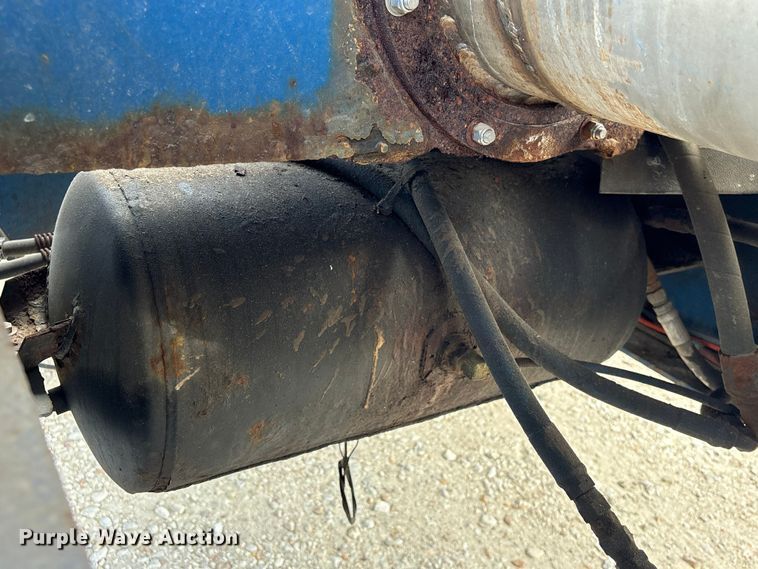 image for item EA7261 2012 Behnke Enterprises fertilizer delivery trailer