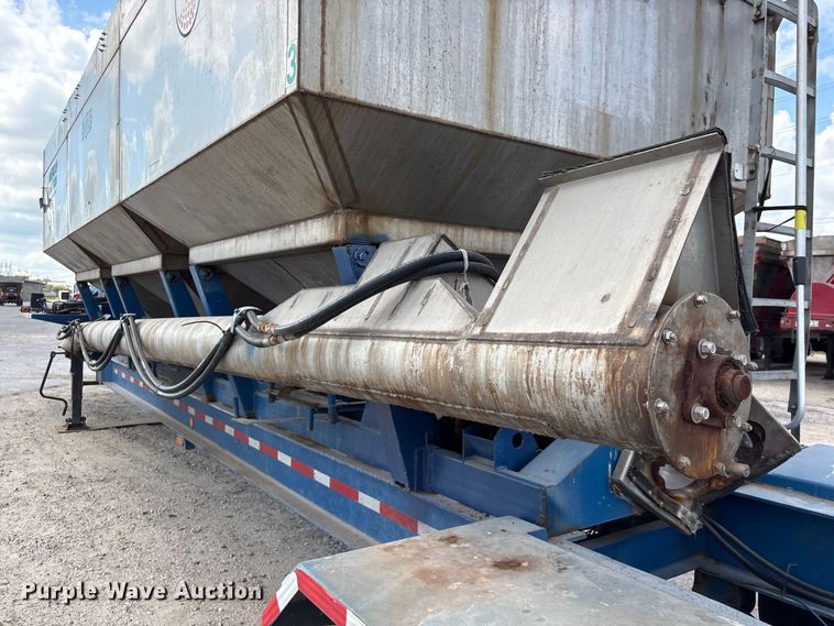 image for item EA7261 2012 Behnke Enterprises fertilizer delivery trailer