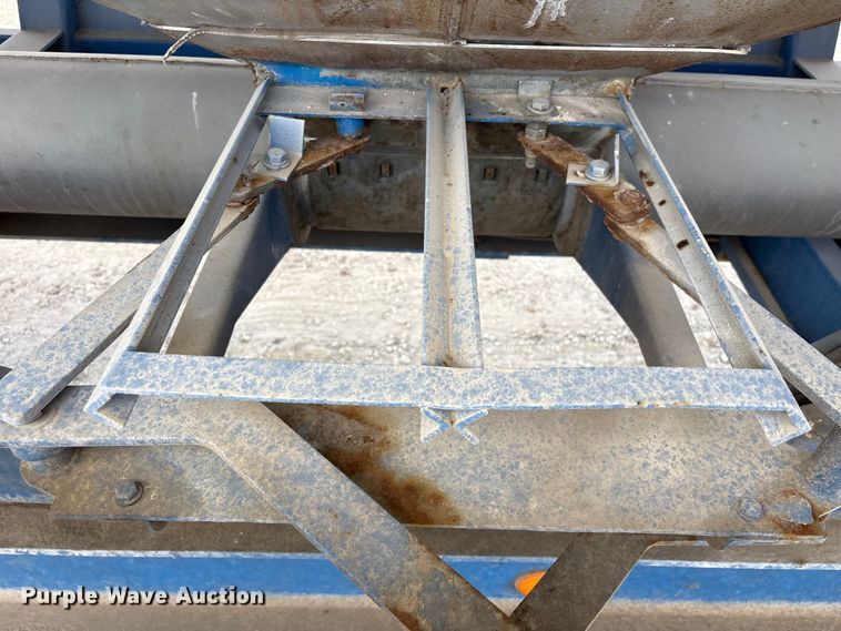 image for item EA7261 2012 Behnke Enterprises fertilizer delivery trailer