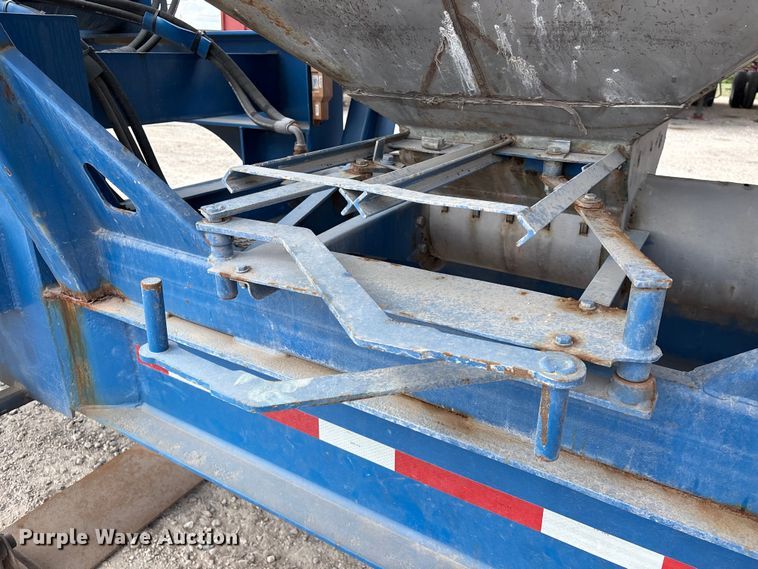 image for item EA7261 2012 Behnke Enterprises fertilizer delivery trailer