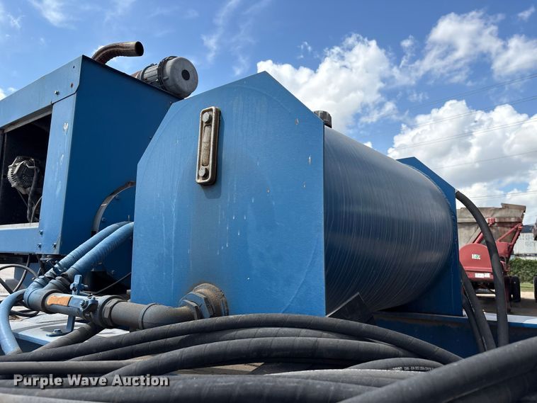 image for item EA7261 2012 Behnke Enterprises fertilizer delivery trailer