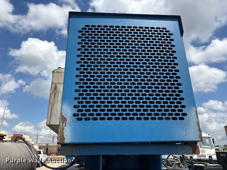 image for item EA7261 2012 Behnke Enterprises fertilizer delivery trailer