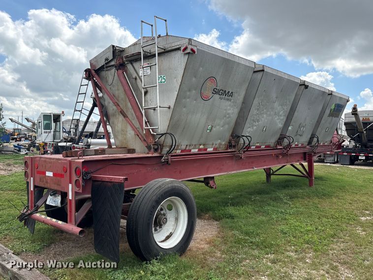 image for item EA7262 1979 Killebrew fertilizer delivery trailer