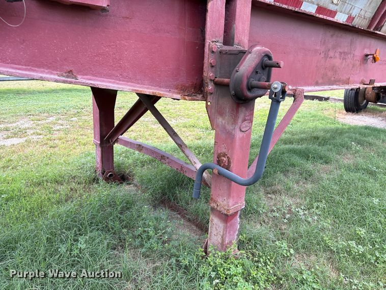 image for item EA7262 1979 Killebrew fertilizer delivery trailer