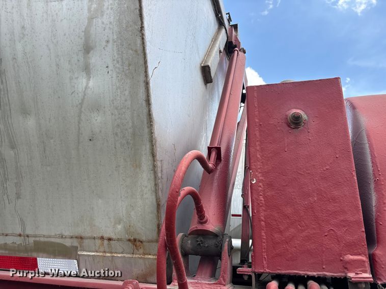 image for item EA7262 1979 Killebrew fertilizer delivery trailer