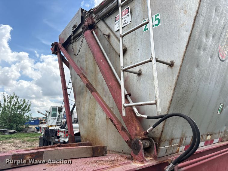 image for item EA7262 1979 Killebrew fertilizer delivery trailer