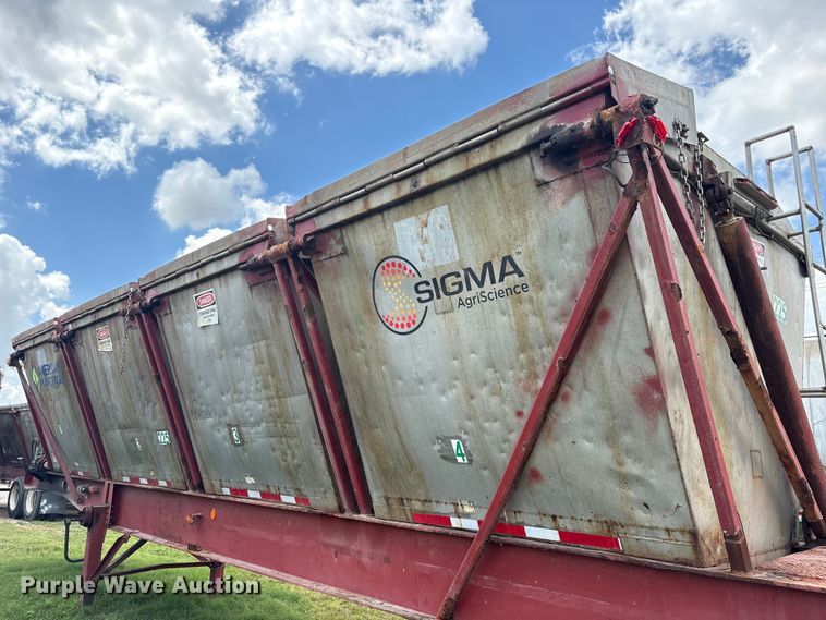 image for item EA7262 1979 Killebrew fertilizer delivery trailer