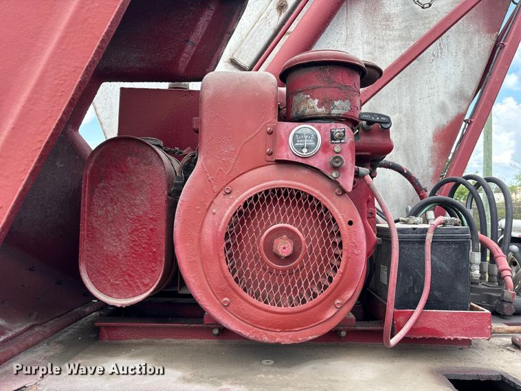 image for item EA7262 1979 Killebrew fertilizer delivery trailer