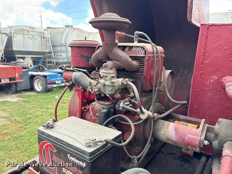 image for item EA7262 1979 Killebrew fertilizer delivery trailer