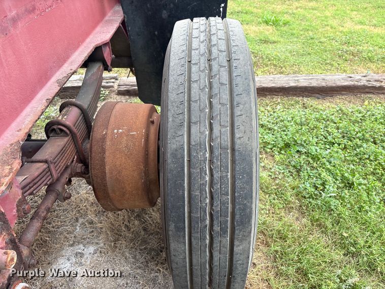 image for item EA7262 1979 Killebrew fertilizer delivery trailer